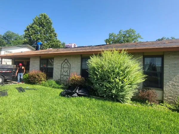 Single-story home re-roof